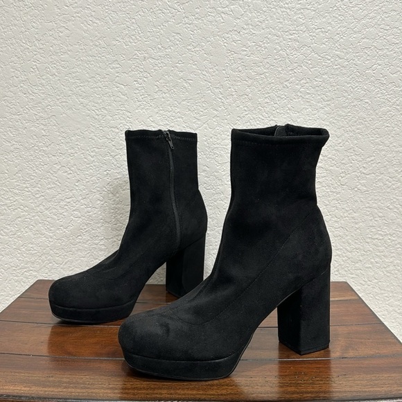 Urban Outfitters Michell Black Sock Boots Size 10 - Picture 4 of 7